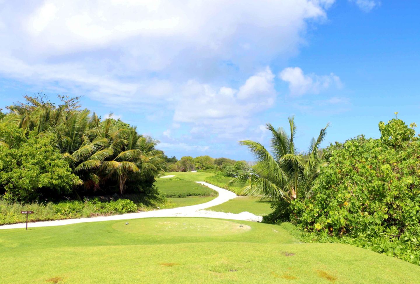 Exploring the Best Golf Course in the World at Shangri-La’s Villingili ...